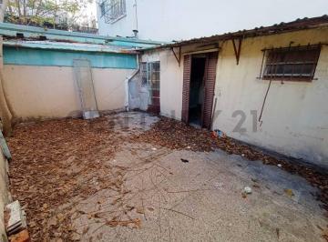 Departamento · 50m² · 1 Ambiente · Venta Monoambiente con Patio a Refaccionar Caballito
