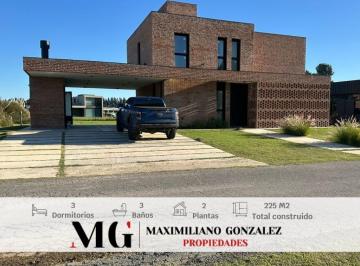 Casa · 190m² · 4 Ambientes · 3 Cocheras · Casa Venta - Fincas del Alba