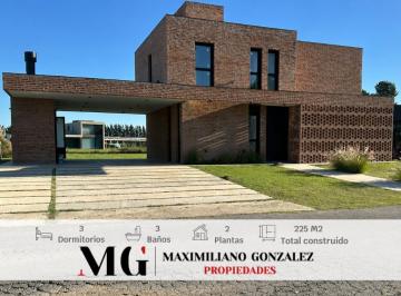 Casa · 190m² · 4 Ambientes · 3 Cocheras · Casa Venta - Fincas del Alba