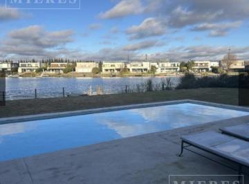 Casa · 423m² · 6 Ambientes · Casa en Venta Al Agua en Barbarita