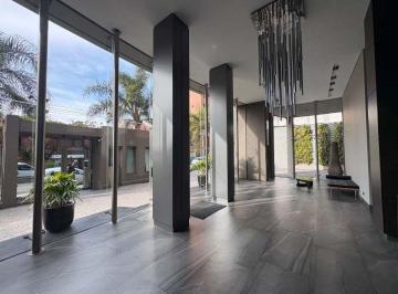 Piso de 4 ambientes en Edificio Sarmiento con imponentes vistas al Río y situado · Semipiso Venta Quilmes Centro