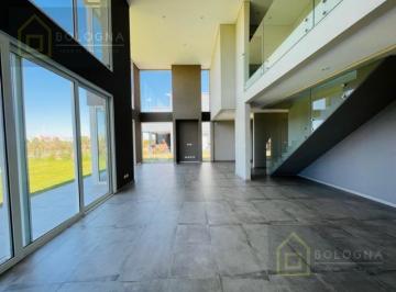 Casa · 215m² · 5 Ambientes · 2 Cocheras · Venta Casa a Estrenar en Muelles Puertos, 5 Ambientes, Piscina, Vista Al Lago