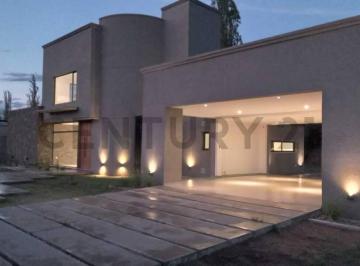 Casa · 320m² · 7 Ambientes · 1 Cochera · Venta de Casa a Estrenar en Calle Jensen – San Rafael - Mendoza