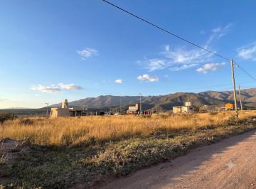 Lote diagonal vista izquierda · Lote 748 m² en Jardín de Los Cocos – Escritura, Luz y Agua – Vista Al Uritorco