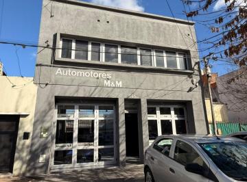 Local comercial · 232m² · Local con Oficinas Sobre Av 122 en Alquiler