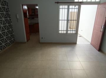 PH · 46m² · 3 Ambientes · Alquiler Exc. Ph Pb 2 1/2 Amb. m. Castro - Patio - S/exp