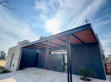 Casa · 127m² · 4 Ambientes · 2 Cocheras · Oportunidad Casa en Venta Santa Emilia (Pilar)!