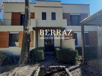 Casa · 194m² · 5 Ambientes · 2 Cocheras · Casa Venta 4 Dorm. Barrio Altos del Barranco Pilar Lote de 650 m² Pilar