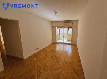 Departamento · 57m² · 3 Ambientes · Departamento 3 Ambientes con Patio Cubierto y Terraza en Alquiler, Balvanera.