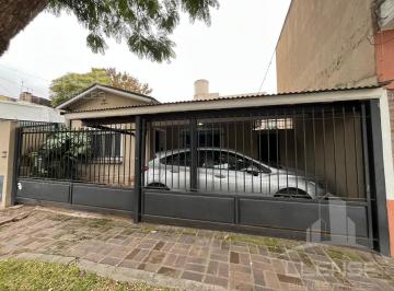 Casa · 126m² · 4 Ambientes · 1 Cochera · Casa 4 Ambientes con Patio en Venta - Apto Credito - Barrio Parque Bernal