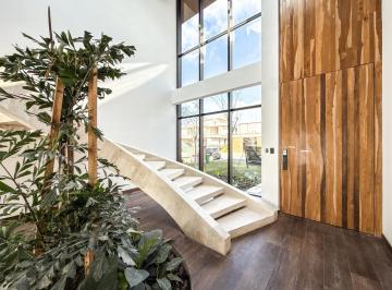 Casa · 450m² · 6 Ambientes · 3 Cocheras · Casa Al Río, a Estrenar, con Amarra y Domótica en El Yacht