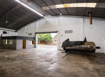 Bodega-Galpón · 1080m² · Galpón con Oficina en Alquiler (Todos Los Servicios)