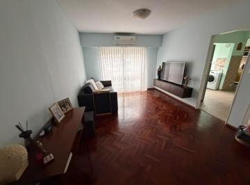 Departamento · 129m² · 4 Ambientes · 1 Cochera · Departamento de Tres Dorm. con Cochera en Venta
