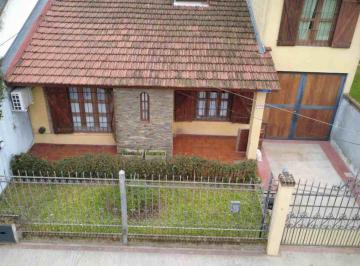 Casa · 91m² · 5 Ambientes · 2 Cocheras · Casa Venta 5 Amb Cava Pileta Moreno Apta Credito
