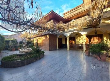 PH · 235m² · 6 Ambientes · 1 Cochera · Chalet/casa en PH Zona Terminal Nueva