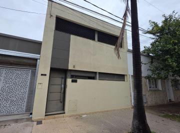 Casa · 130m² · 8 Ambientes · Casa en Venta - Candioti Sur