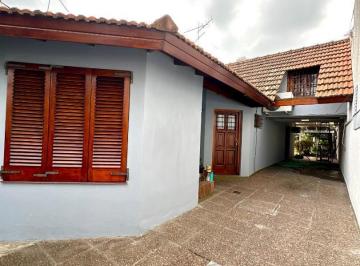 Casa · 150m² · 4 Ambientes · 4 Cocheras · Casa con Parque, Quincho y Parrilla - Colombres 1559