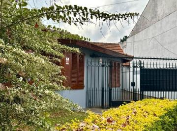 Casa · 150m² · 4 Ambientes · 4 Cocheras · Casa con Parque, Quincho y Parrilla - Colombres 1559