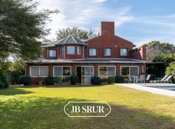 Casa · 432m² · 8 Ambientes · 2 Cocheras · Casa en Venta de 3 Dorm. en El Country del Jockey