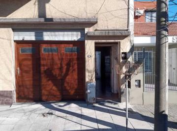 Oficina comercial · 80m² · 3 Ambientes · PH en Venta Barrio Don Bosco