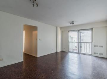 Departamento de 3 ambientes, Parque Chacabuco · Departamento de 3 Ambientes Luminoso con Cocheras y Baulera en Venta