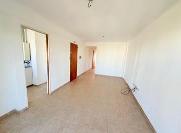 Departamento de 2 ambientes, La Plata · Departamento 54 y 3 Frente Living Comedor, Dormitorio con Placard y Piso de Parquet, Baño, Balcon