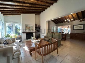 Casa · 315m² · 5 Dormitorios · 2 Cocheras · Casa en Venta Chacras de Coria, Lujan de Cuyo