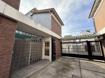 PH · 68m² · 3 Ambientes · 2 Cocheras · En Venta Duplex 3 Ambientes y Medio con Cochera.