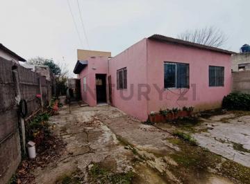 Casa · 37m² · 2 Ambientes · 1 Cochera · Venta de Casa en Punta Lara, Ensenada