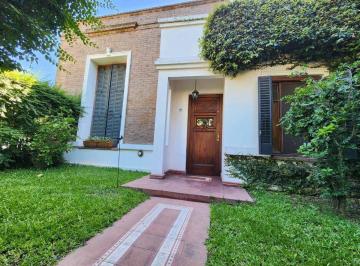 Casa · 117m² · 3 Ambientes · 1 Cochera · Venta Casa 3 Ambientes con Patio y Cochera Quilmes