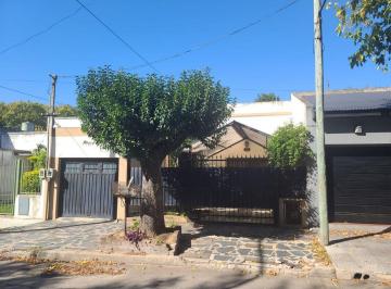 Casa · 149m² · 3 Ambientes · 2 Cocheras · Venta Casa 3 Ambientes con Cochera en Quilmes