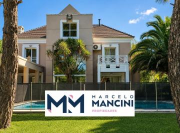 Casa · 350m² · 6 Ambientes · 2 Cocheras · Canning Casa en Saint Thomas Sur