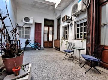 Casa · 135m² · 4 Ambientes · Casa Lote Propio Patio y Terraza en Venta Almagro