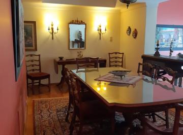 Casa · 320m² · 5 Ambientes · 1 Cochera · Casa Km 3: 4 Dorm y Quincho, Salida a 2 Calles
