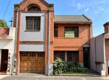 Casa · 115m² · 4 Ambientes · 1 Cochera · Casa - Lomas de Zamora Oeste