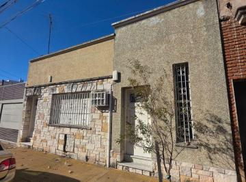 Casa de 4 ambientes, Villa del Parque · Pasaje El Quijote 2500 - Casa en Lote Propio de 4 Ambientes de 230 m²