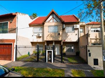 Casa · 90m² · 4 Ambientes · 1 Cochera · Alquiler Triplex 4 Ambientes 3 Baños en Excelente Zona del Palomar: F: 4845