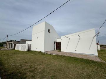 Casa · 115m² · 6 Ambientes · 1 Cochera · Casa en Venta 3 Dorm. con Piscina