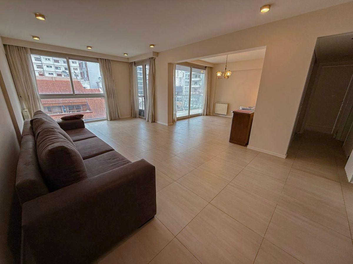 Depto 3 amb, 107m² con vista al mar y 2 cocheras — Playa Grande