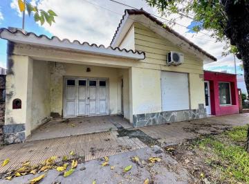 Casa · 154m² · 2 Ambientes · 1 Cochera · Venta Casa a Refaccionar en Sjn