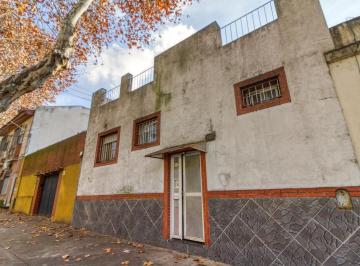 Casa · 204m² · 8 Ambientes · Casona Antigua 8 Amb. en Villa Urquiza - Terraza - Terreno Ideal Phs - Excelente Zona