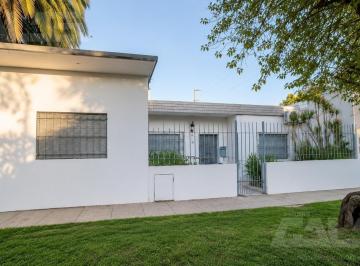 Casa · 296m² · 3 Ambientes · Casa 3 Ambientes - 2 Habitaciones - Baño - Refaccionar - Ituzaingo Sur