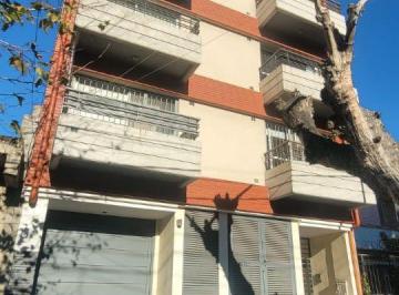 Departamento de 2 ambientes, Avellaneda · Departamento con Cochera en Alquiler 2 Amb Wilde Ctro. Disponible Para Agosto!