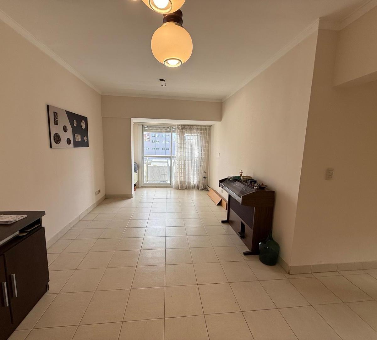 Venta departamento 3 ambientes A la calle con cochera Y baulera