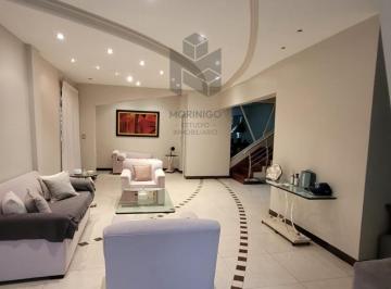 Casa · 360m² · 6 Ambientes · 3 Cocheras · Venta de Chalet 6 Amb. C/pileta en Ramos Mejia