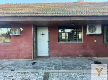 Casa · 160m² · 4 Ambientes · Casa en Venta - 2 Dorm. 2 Baños - 330 m - Mar del Plata