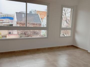 PH · 75m² · 3 Ambientes · Espectacular PH en Dúplex Al Frente – Terraza Privada, Suite con Vestidor y Mucha Luz!