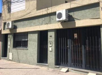 Casa de 1 ambiente, Rosario · Casa de 215 m² con 1 Dormitorio en Venta en Luis Agote