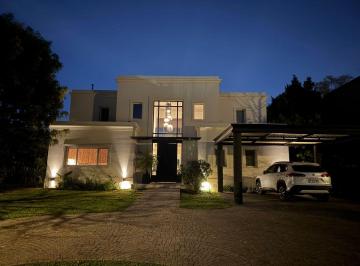 Casa de 6 ambientes, Escobar · Casa Amoblada Al Parque Central en Las Liebres