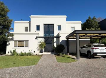 Casa de 6 ambientes, Escobar · Casa Amoblada Al Parque Central en Las Liebres